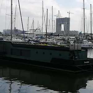 Loft Boat Botel Amsterdam